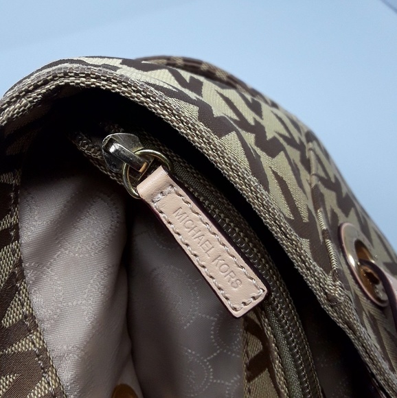 Michael Kors Signature Tote Handbag Khaki - Picture 8 of 8